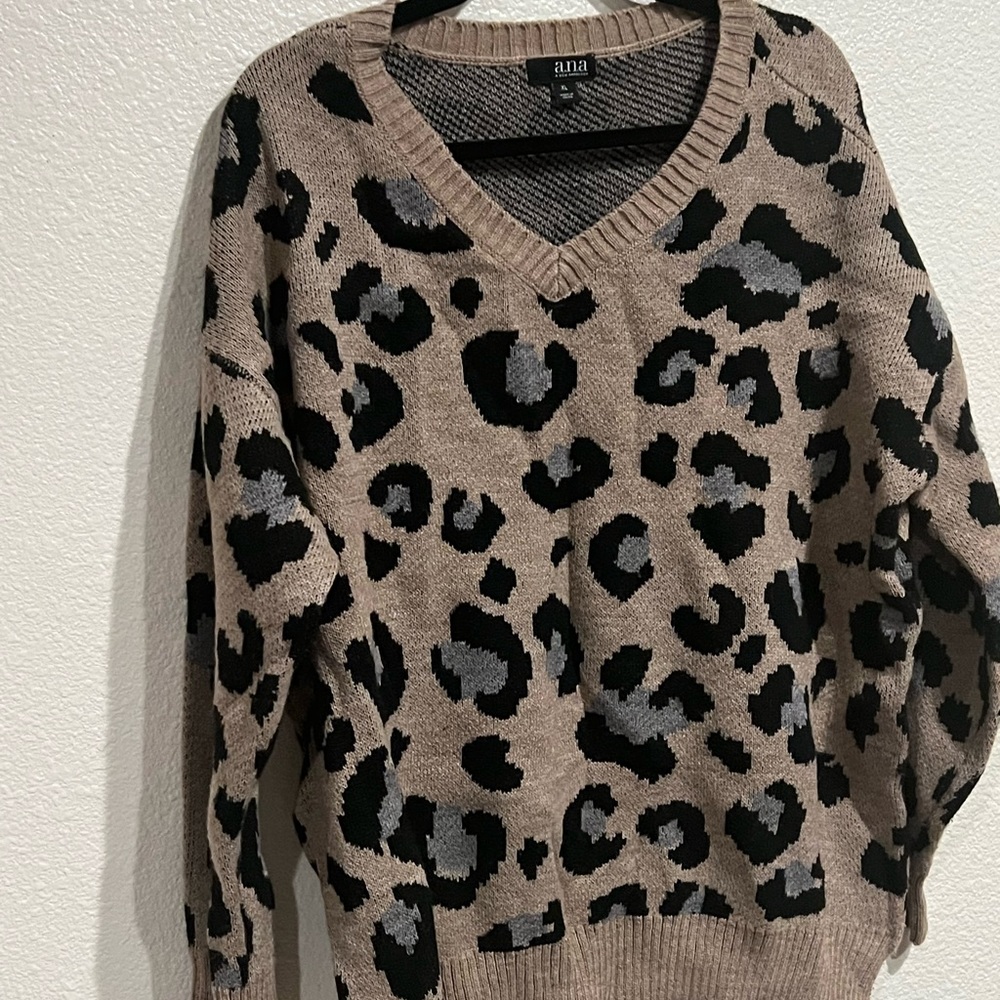 Cheetah sweater‎